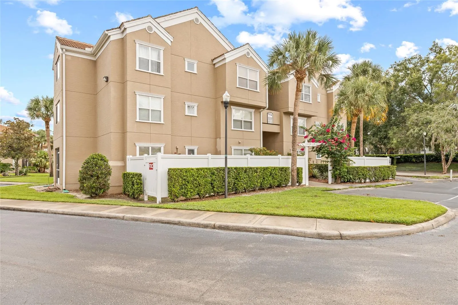 15215 AMBERLY DR #1002, #1002