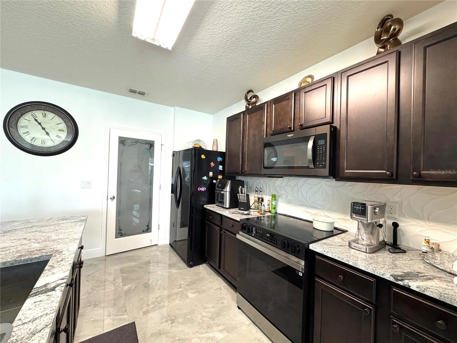 239 WILLOW BEND DR