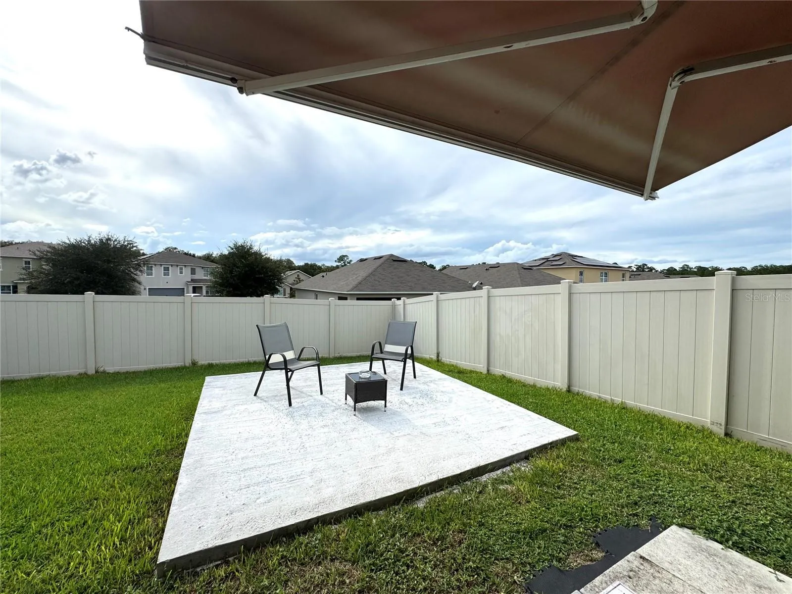 239 WILLOW BEND DR