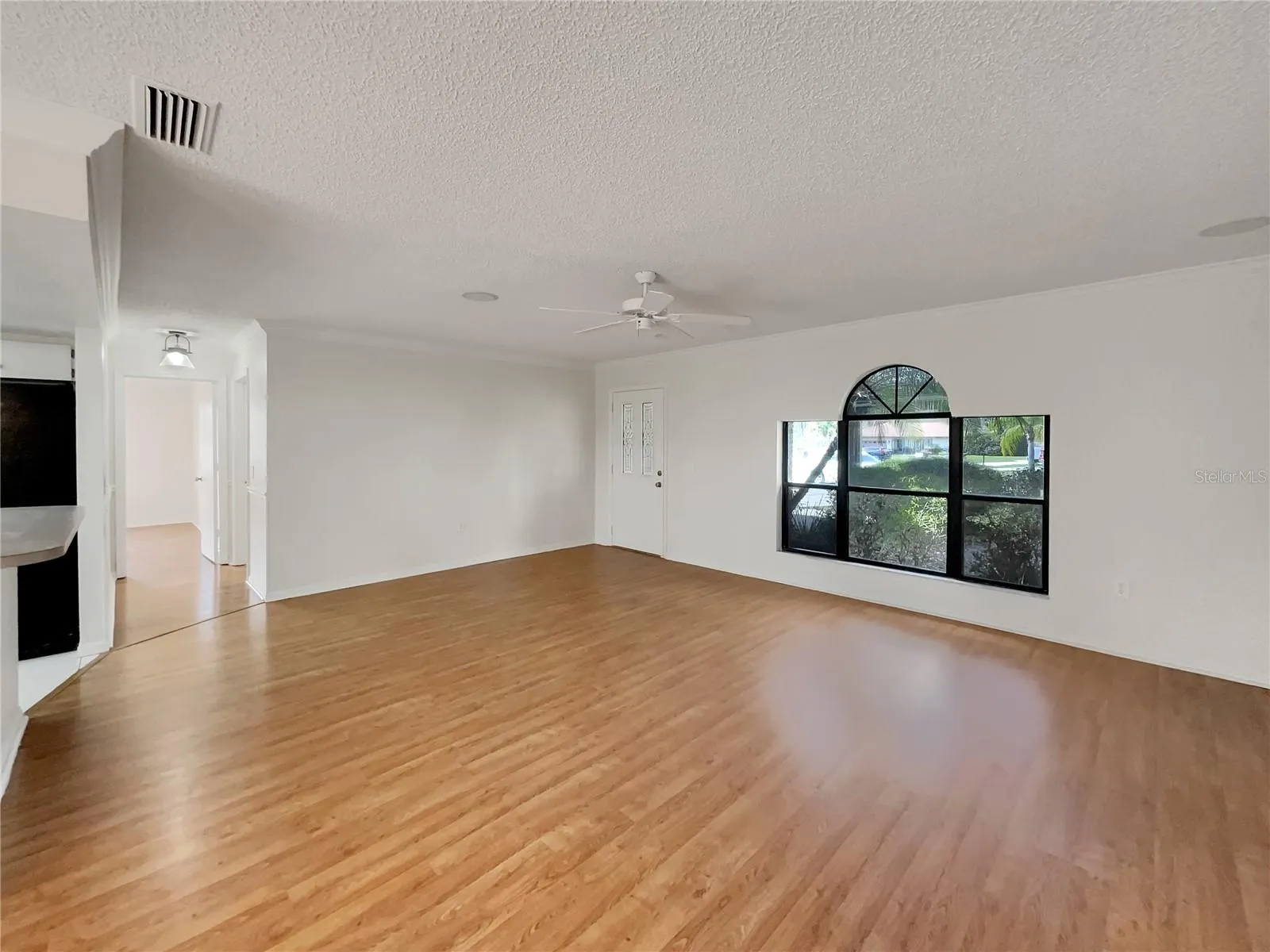 5030 CREEKVIEW LN