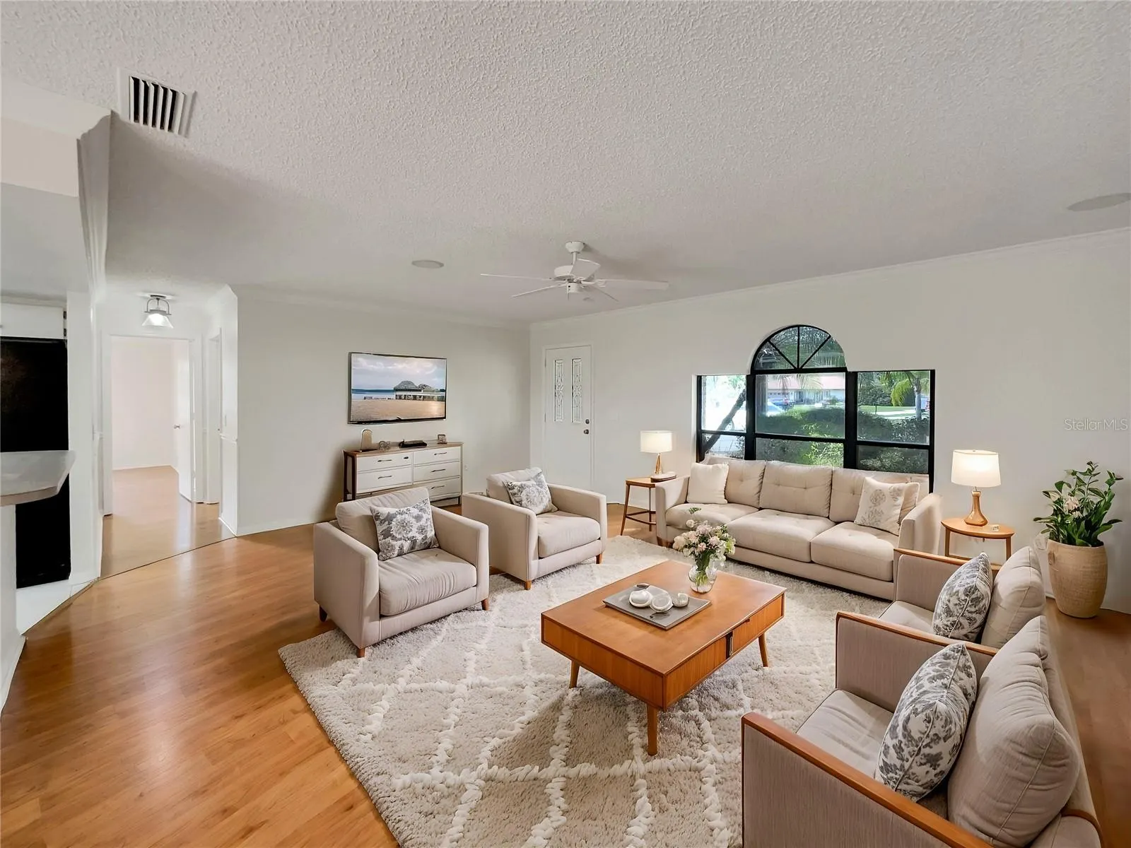 5030 CREEKVIEW LN