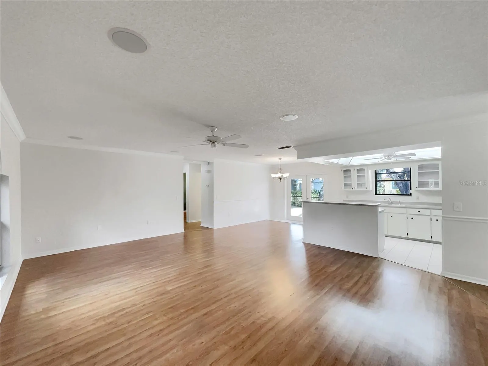 5030 CREEKVIEW LN