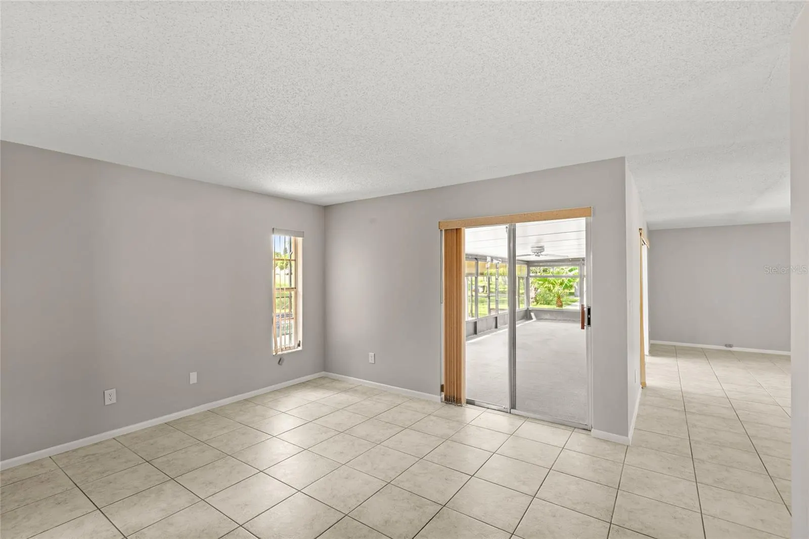622 IOWA WOODS CIR E