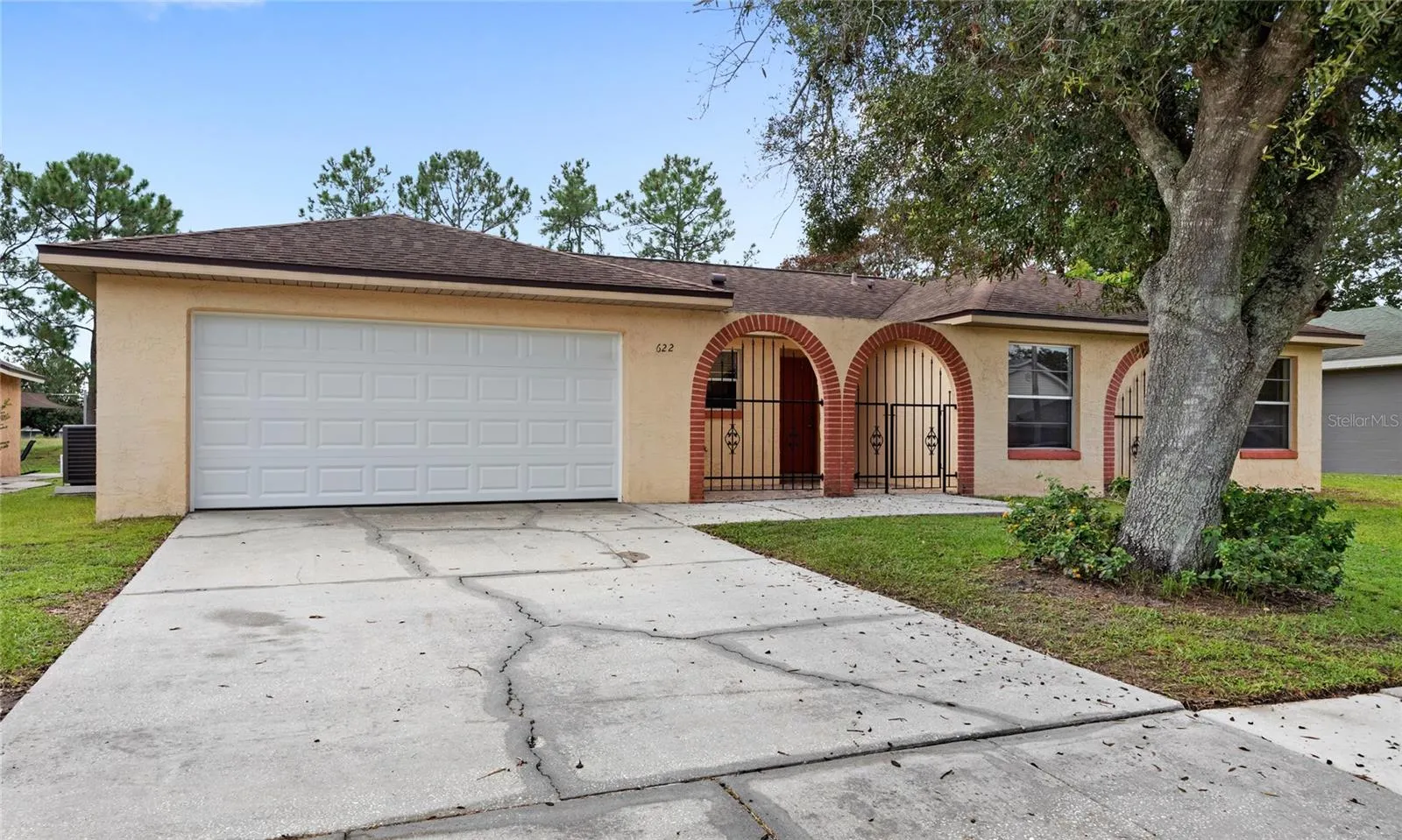 622 IOWA WOODS CIR E