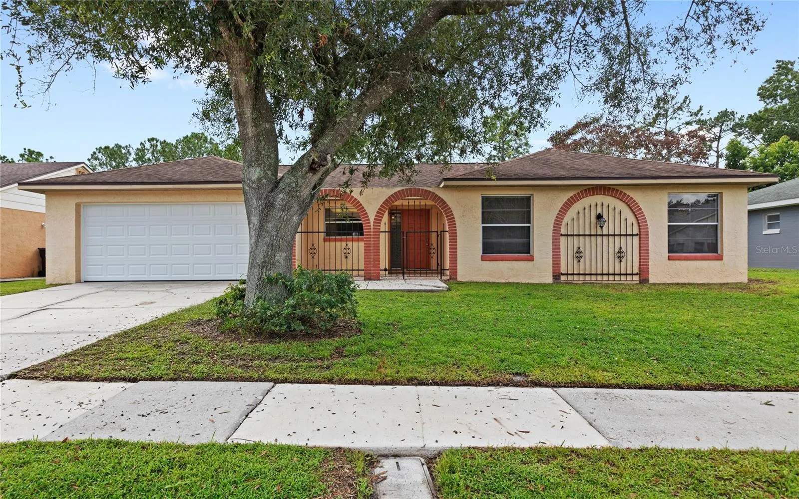 622 IOWA WOODS CIR E