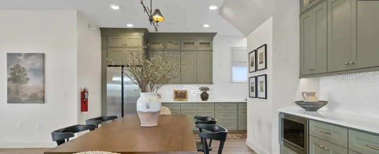 2211 CROWN ROCK DR