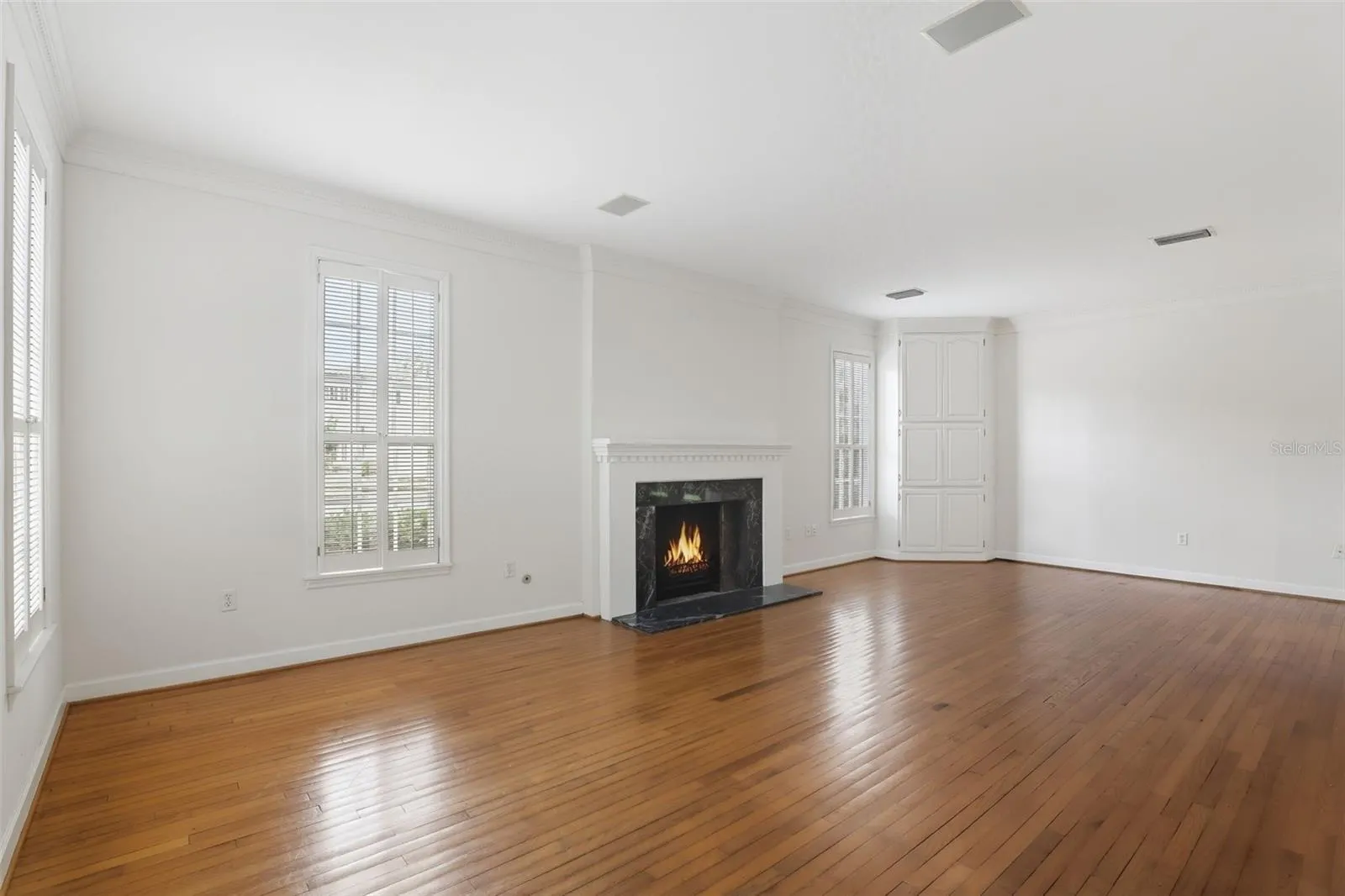 226 WHITTIER CIR