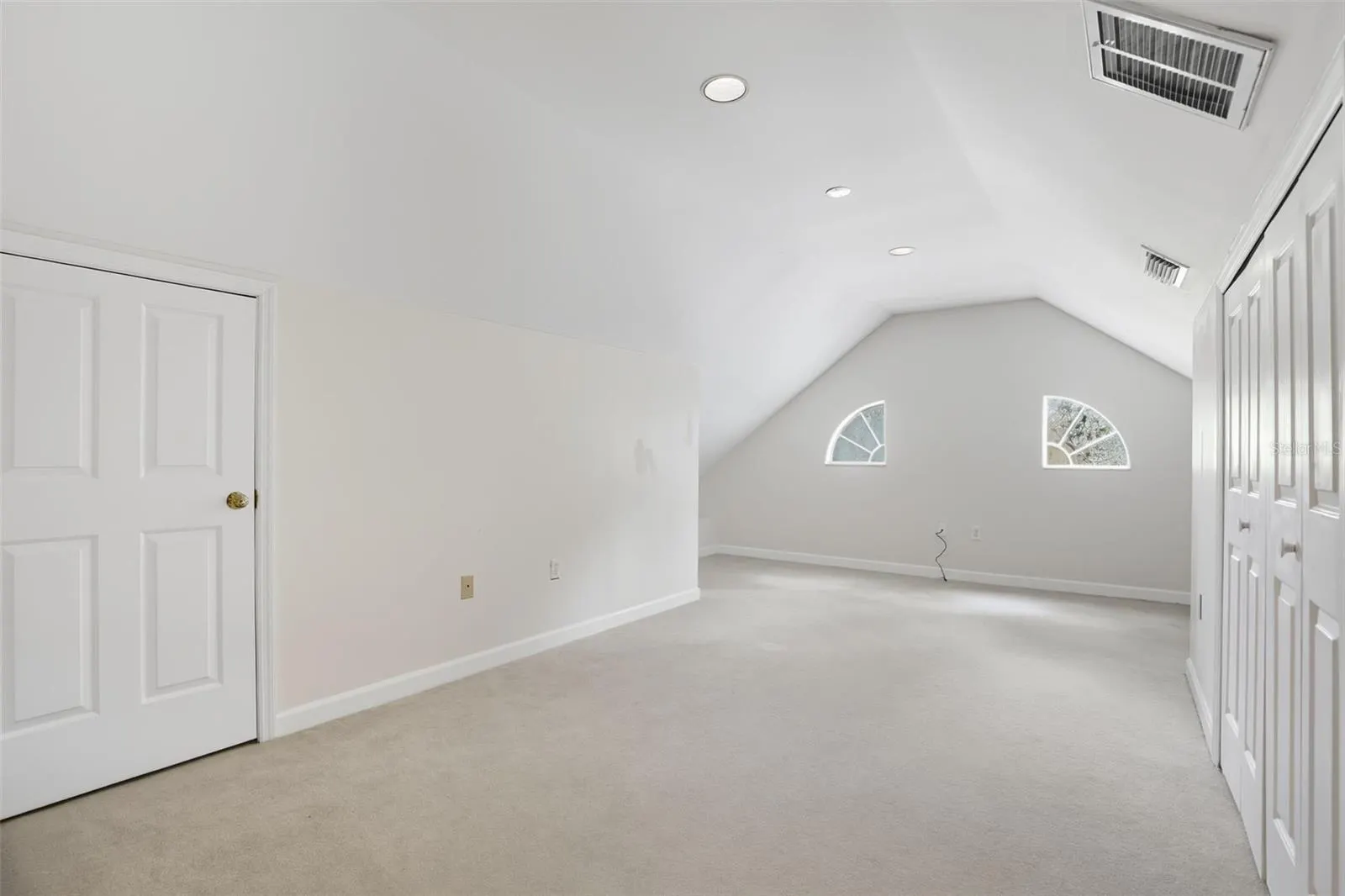 226 WHITTIER CIR