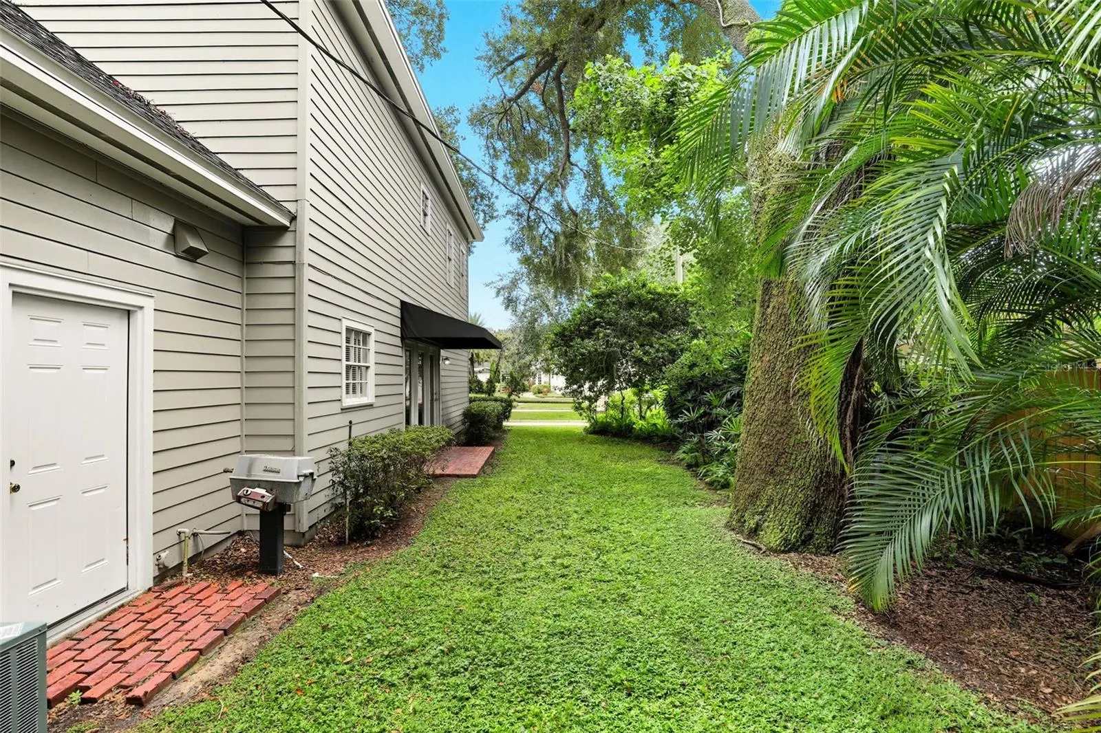 226 WHITTIER CIR