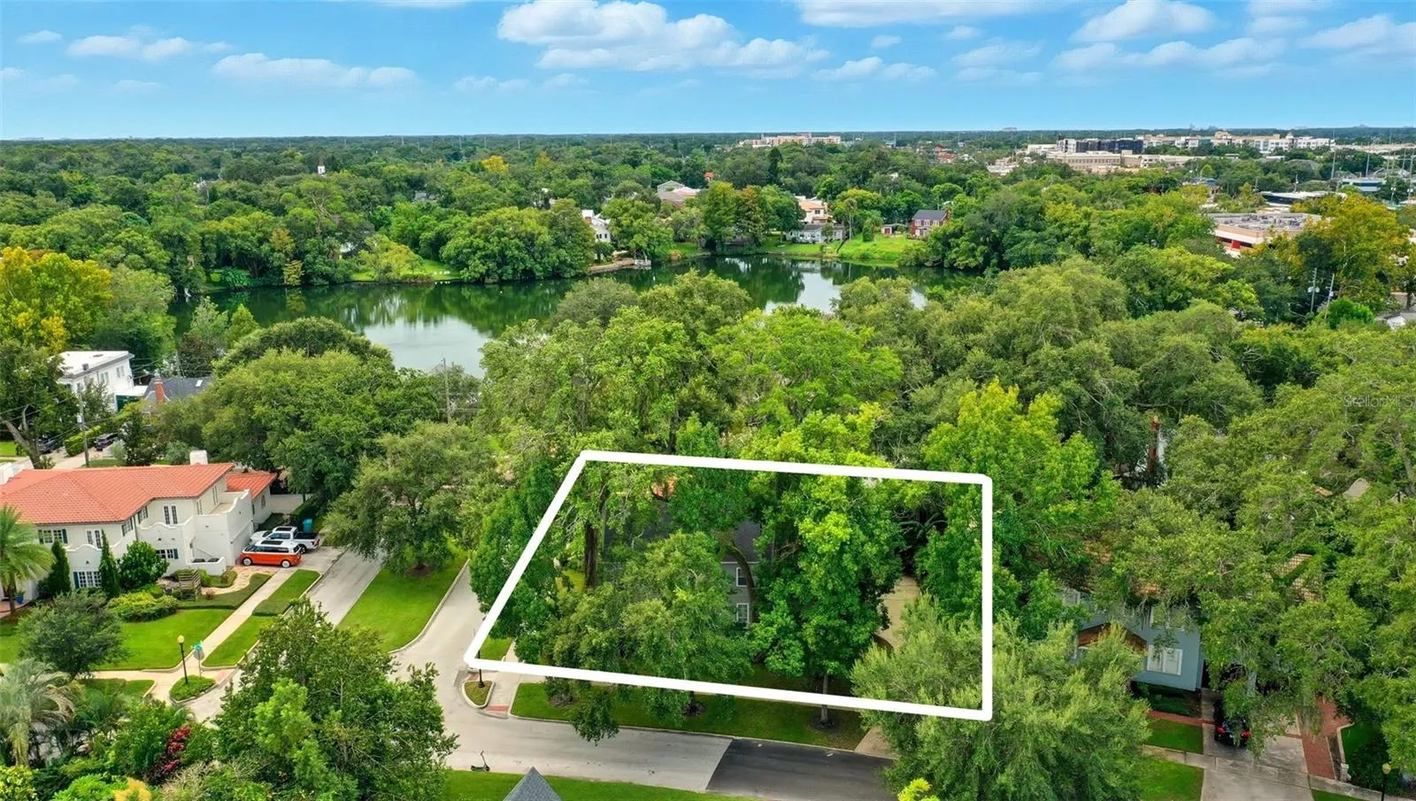 226 WHITTIER CIR