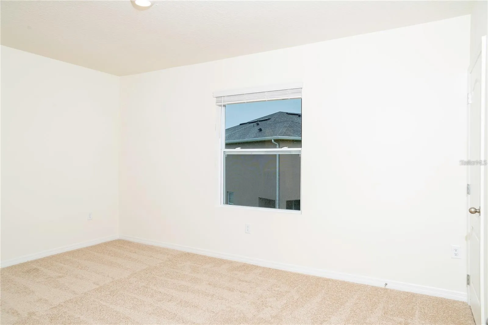 1389 YELLOW FINCH DR