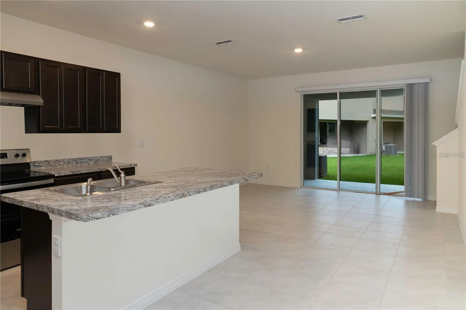 1389 YELLOW FINCH DR