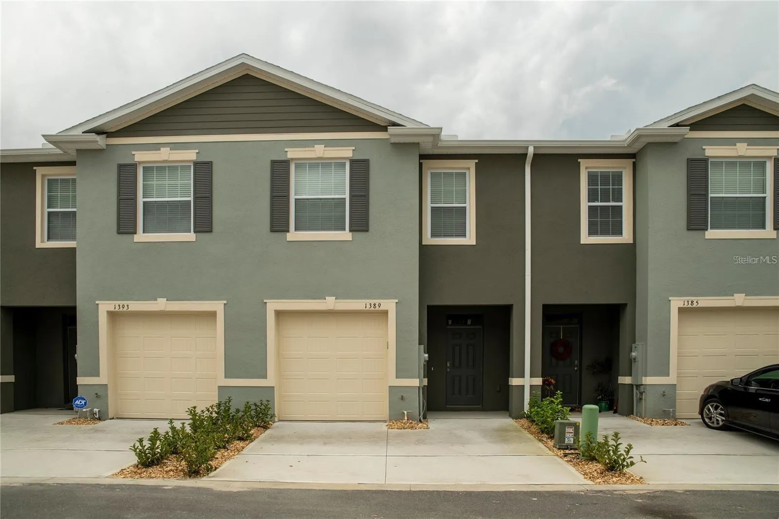1389 YELLOW FINCH DR