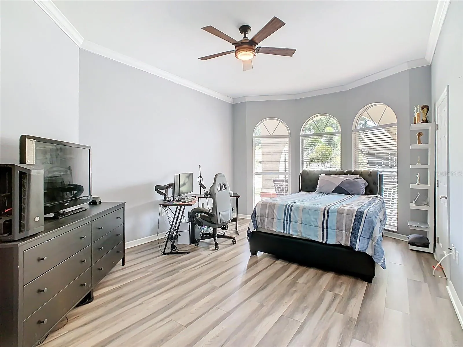 1539 AUBURN OAKS