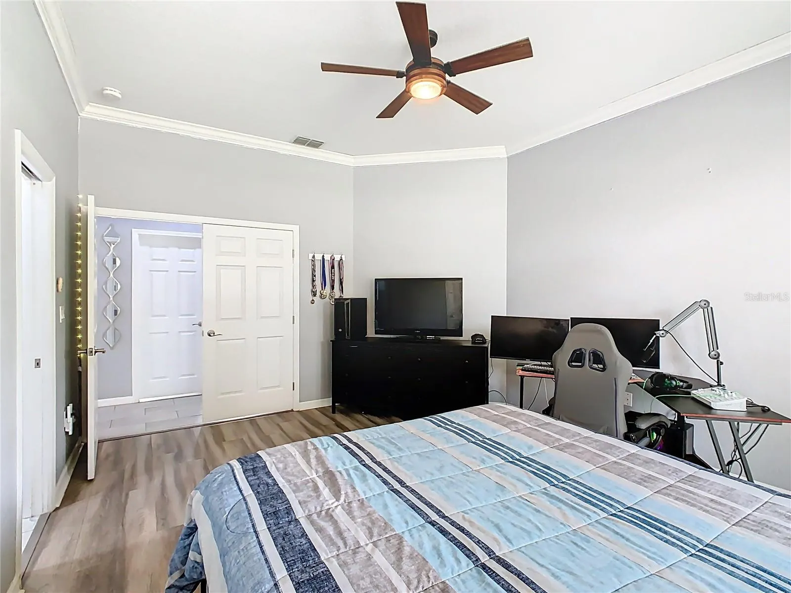 1539 AUBURN OAKS