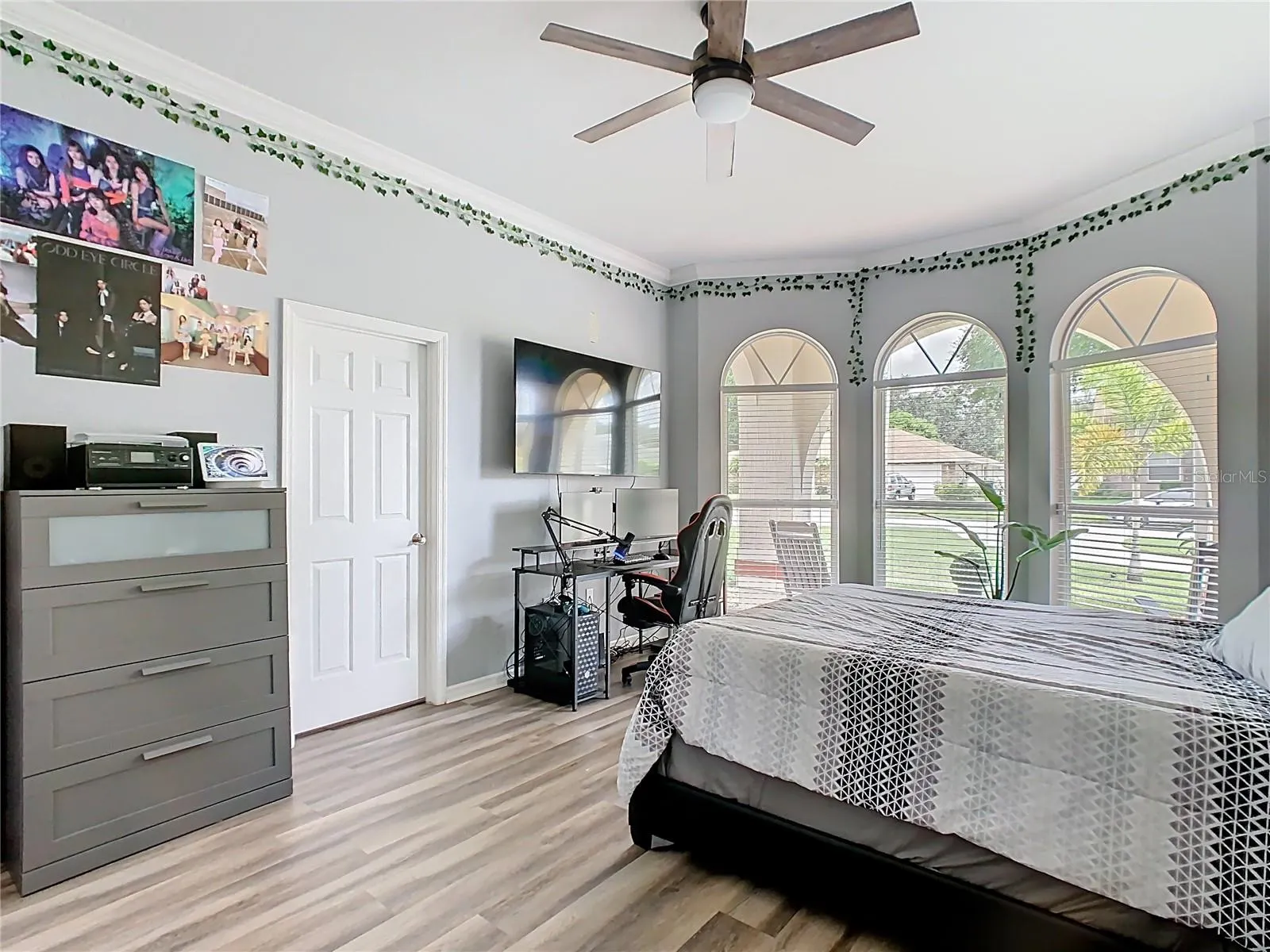 1539 AUBURN OAKS