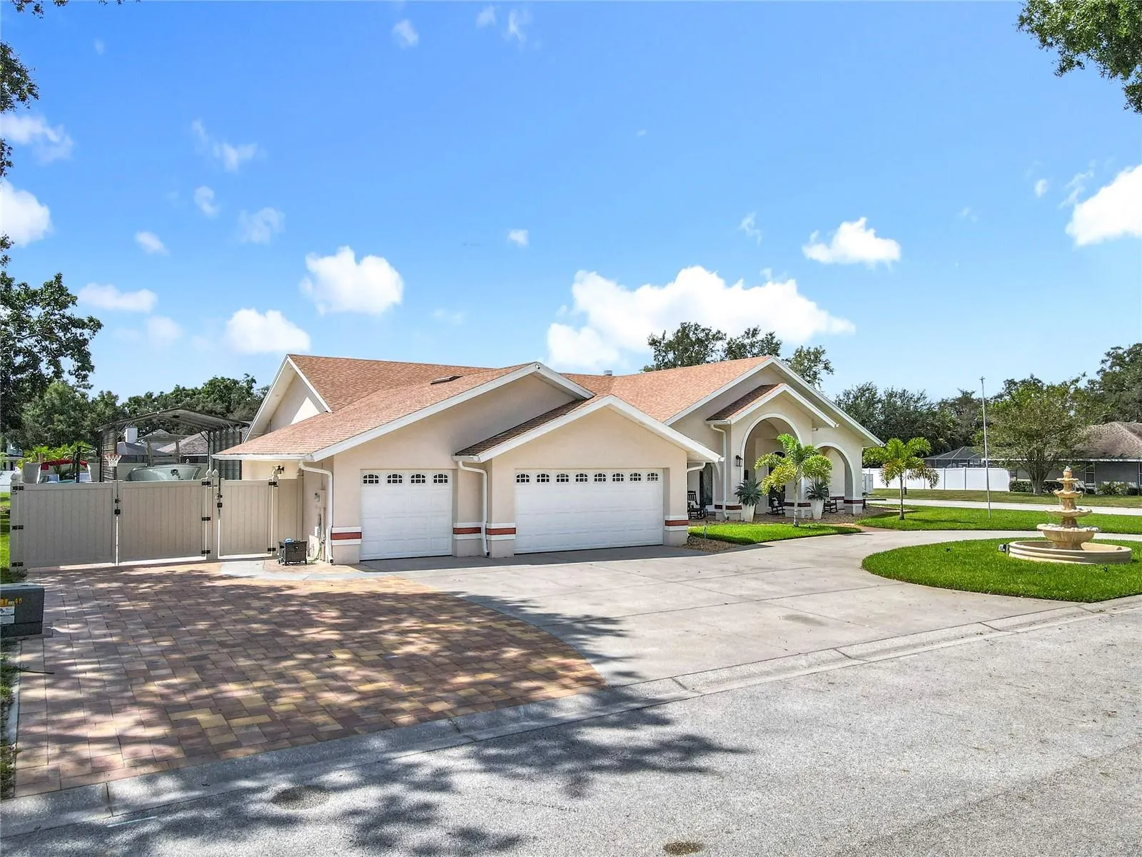 1539 AUBURN OAKS