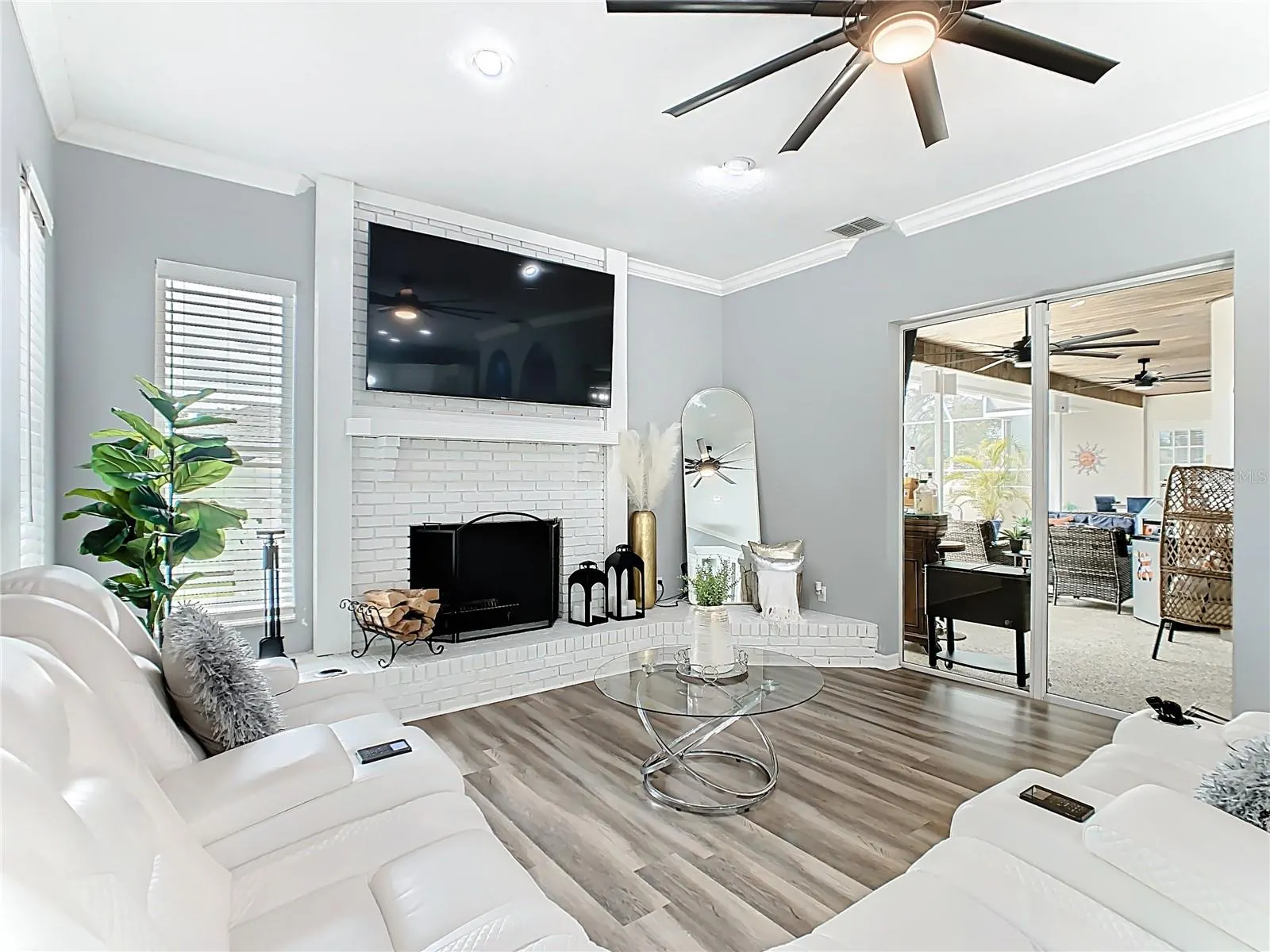 1539 AUBURN OAKS
