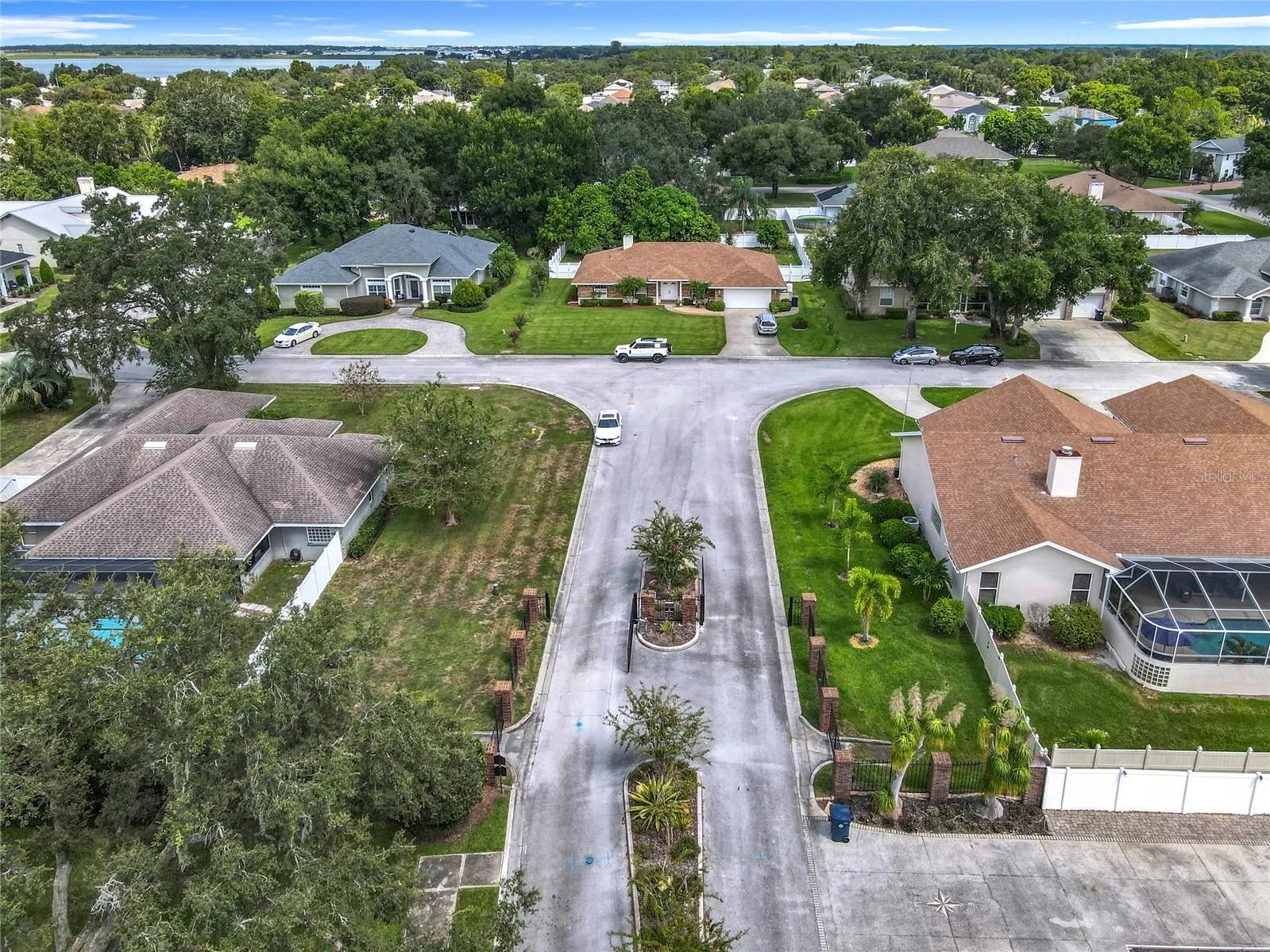 1539 AUBURN OAKS