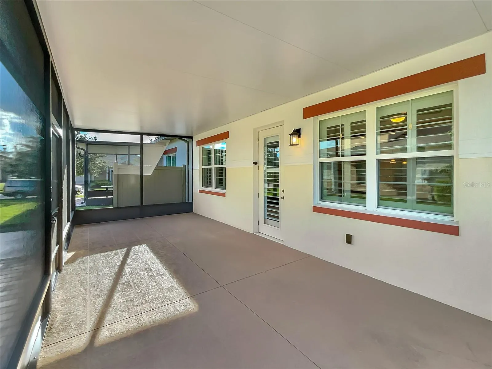 2426 YELLOW BRICK RD