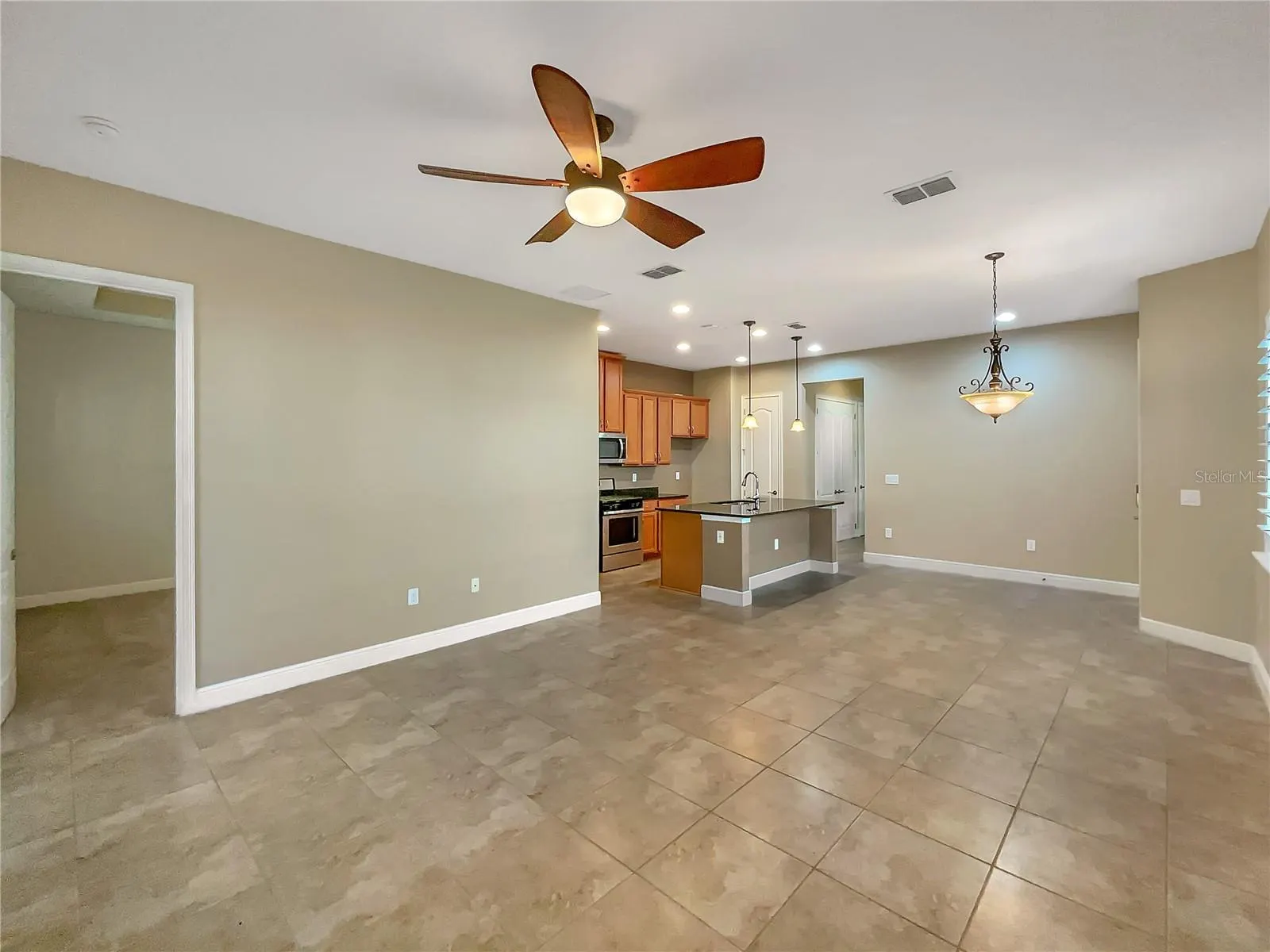 2426 YELLOW BRICK RD