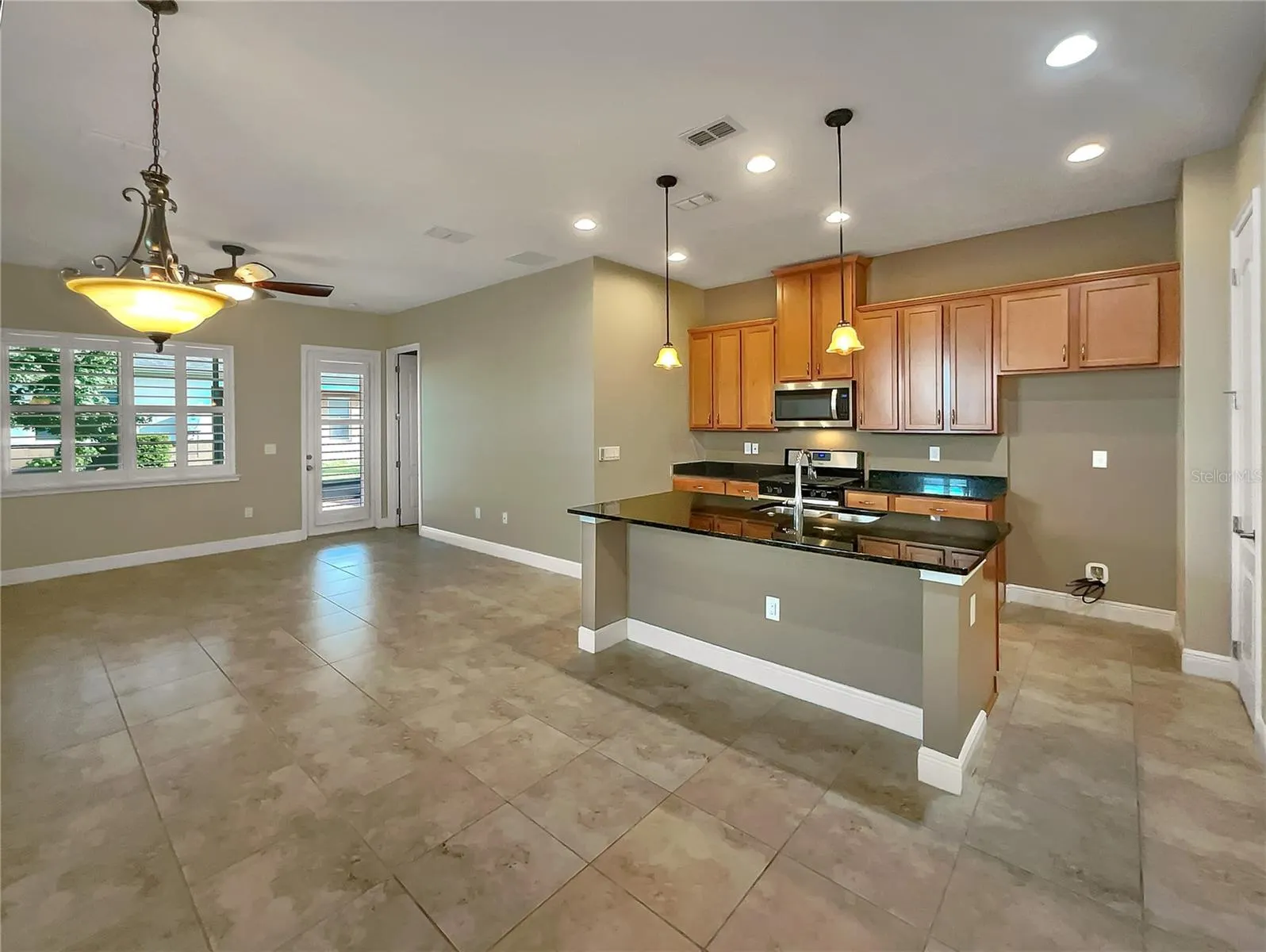 2426 YELLOW BRICK RD