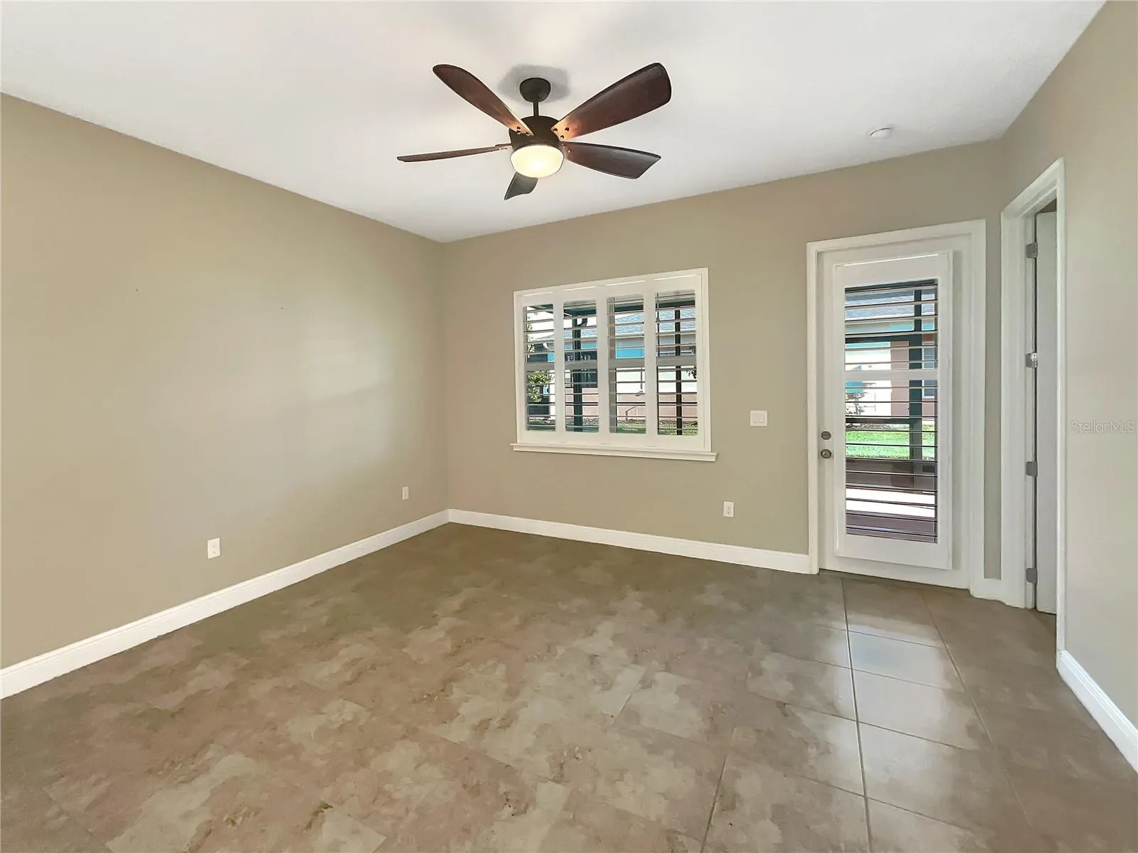 2426 YELLOW BRICK RD