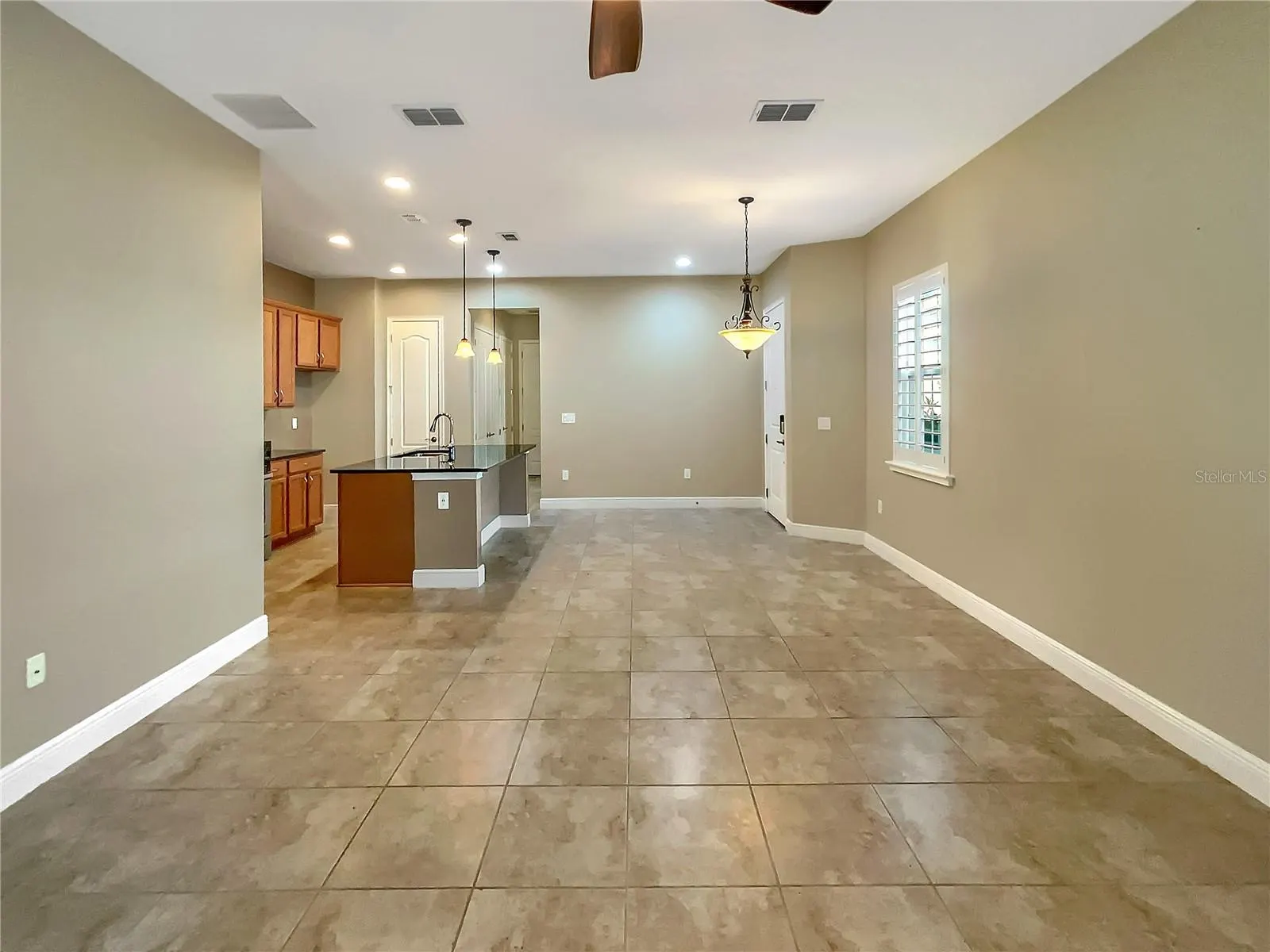 2426 YELLOW BRICK RD