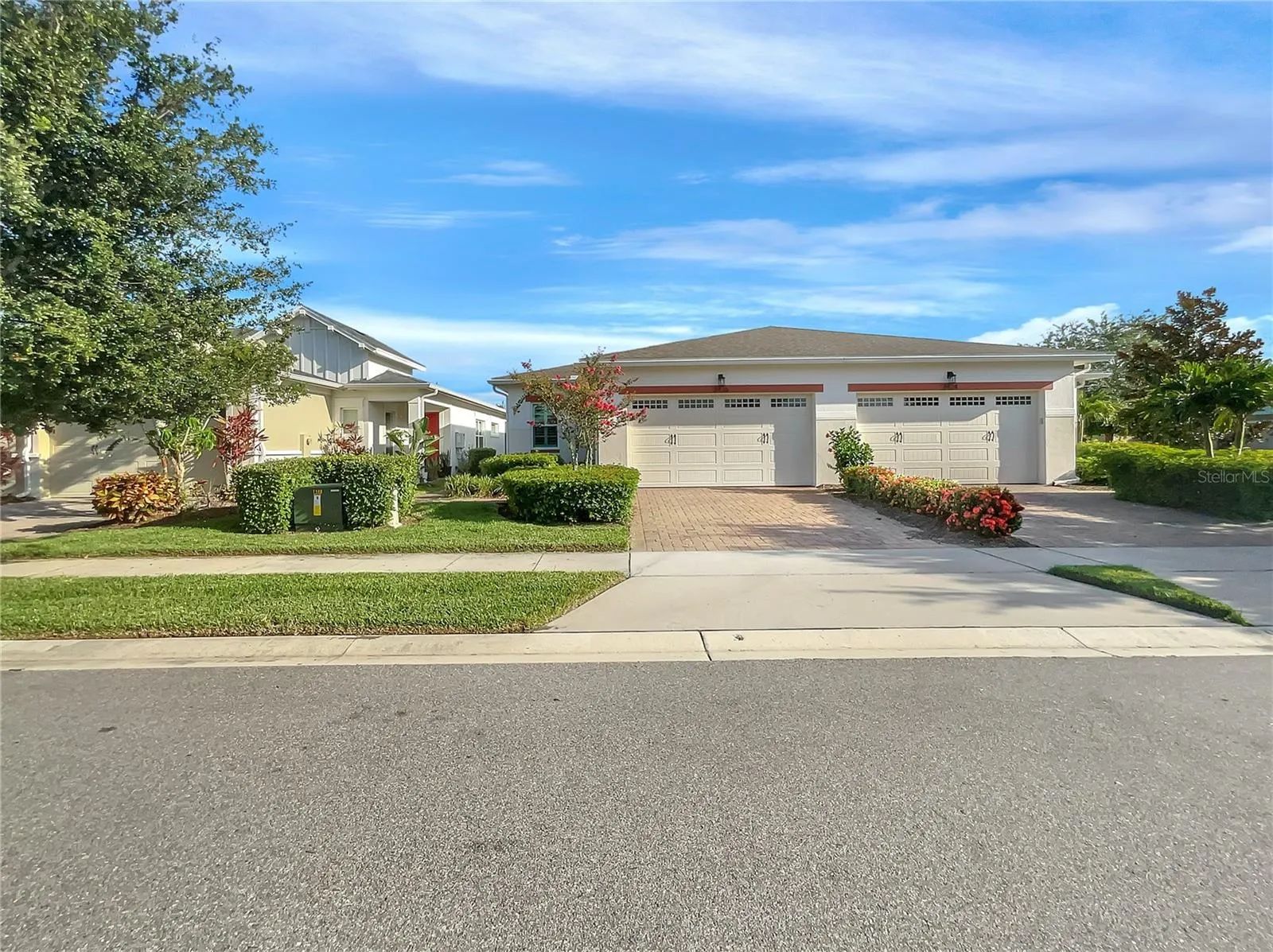2426 YELLOW BRICK RD