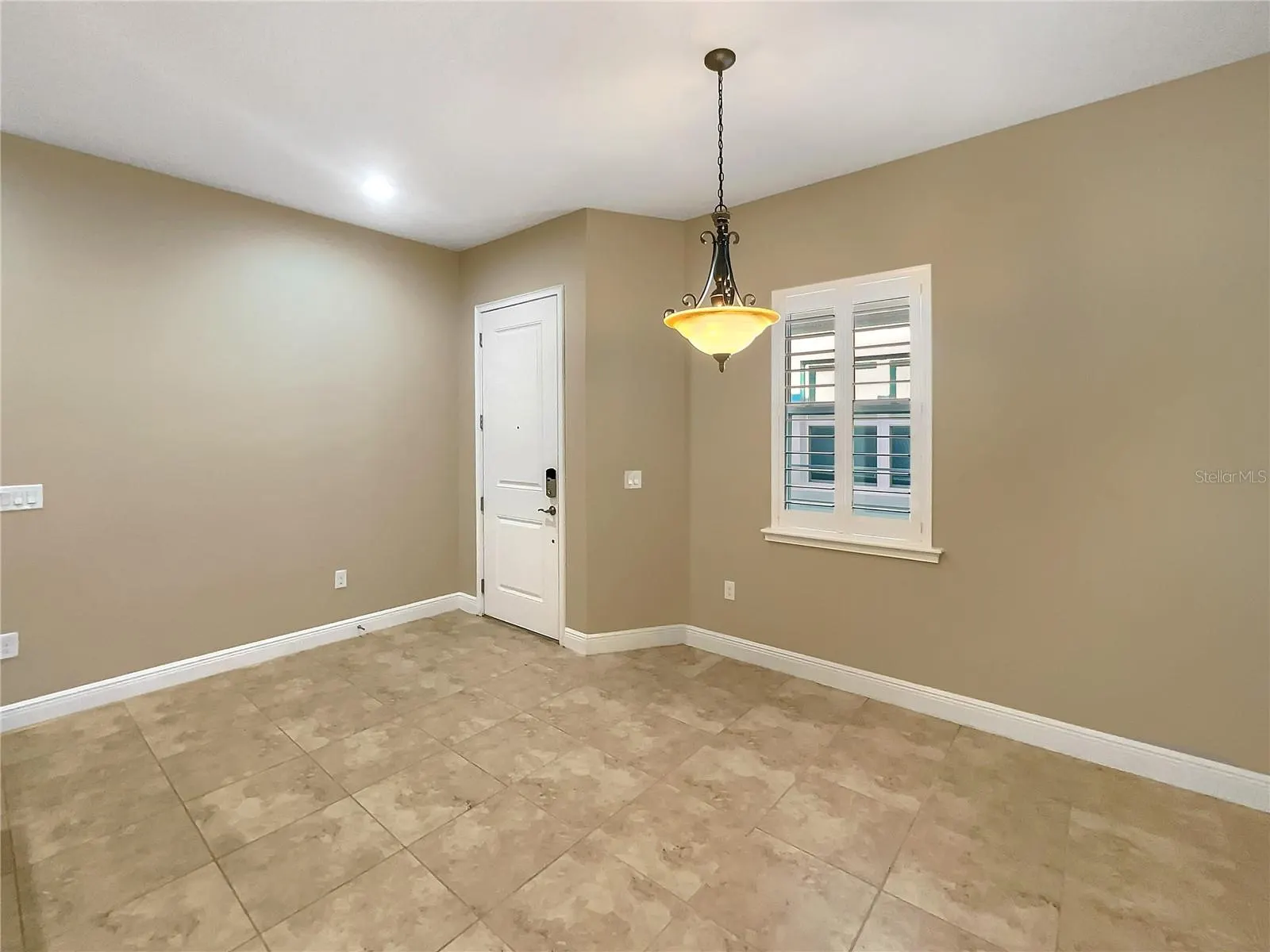 2426 YELLOW BRICK RD