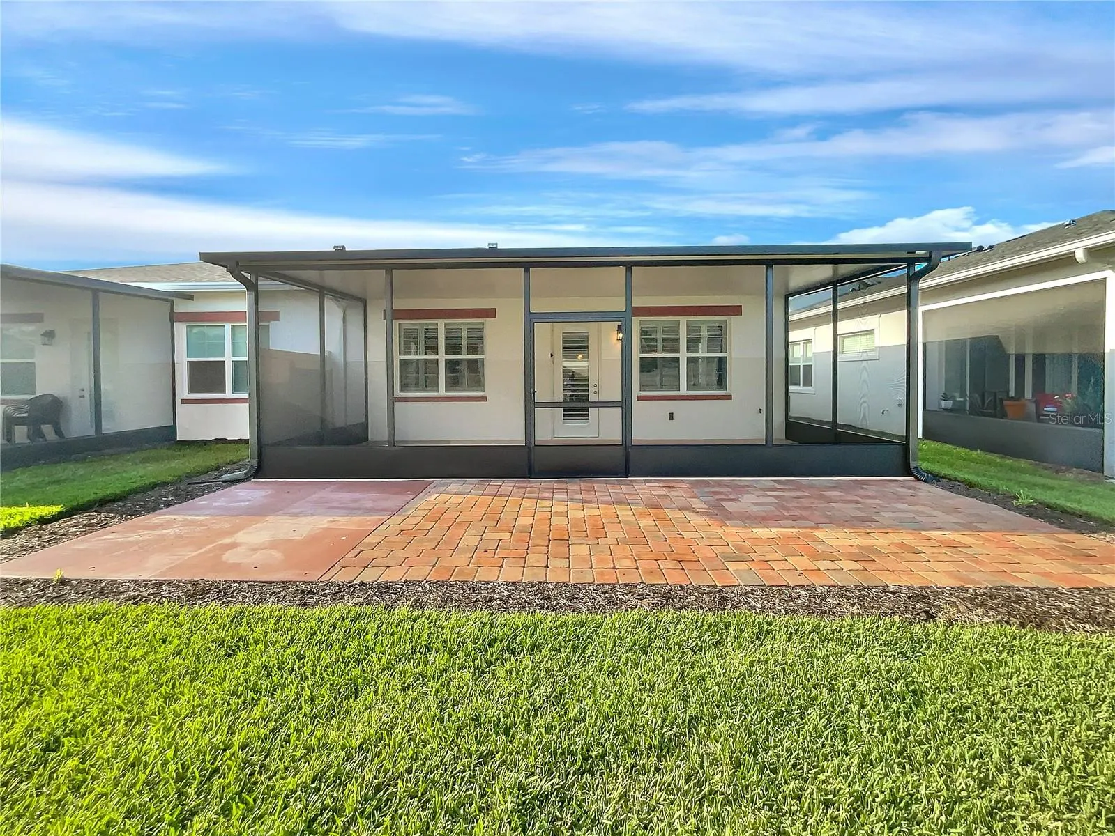 2426 YELLOW BRICK RD