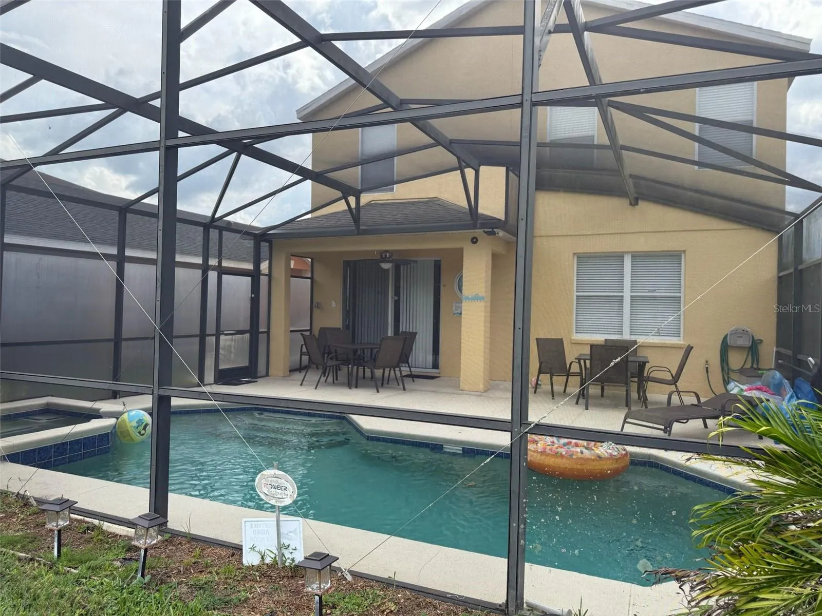 178 HAMMOCK CT