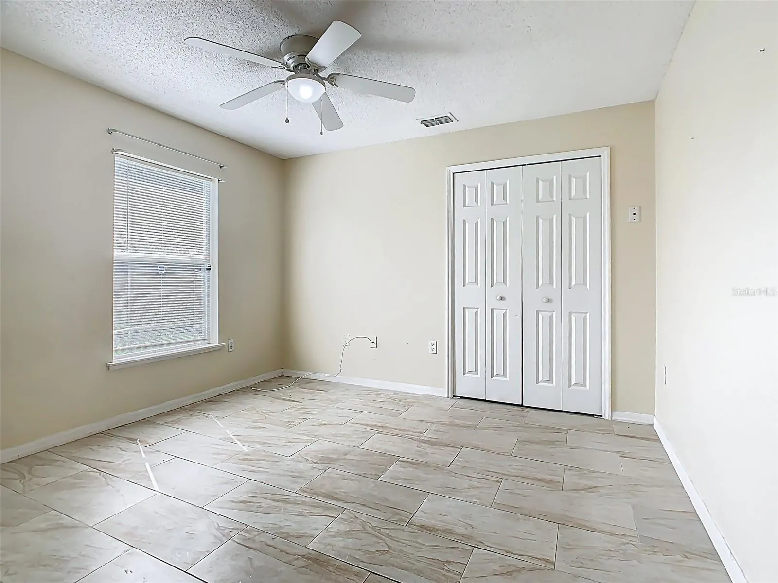 3952 WARBLER DR