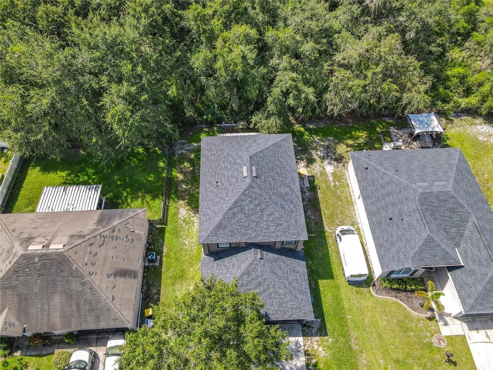 3952 WARBLER DR