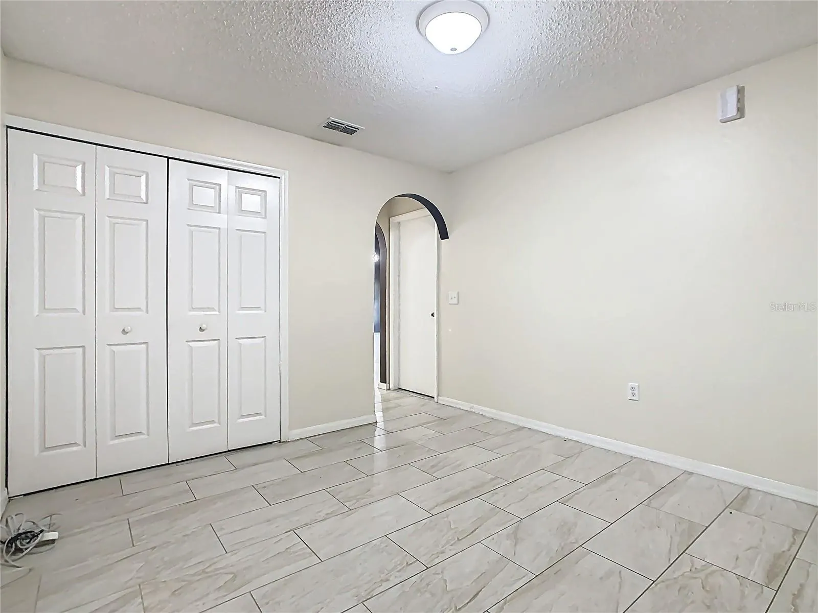 3952 WARBLER DR