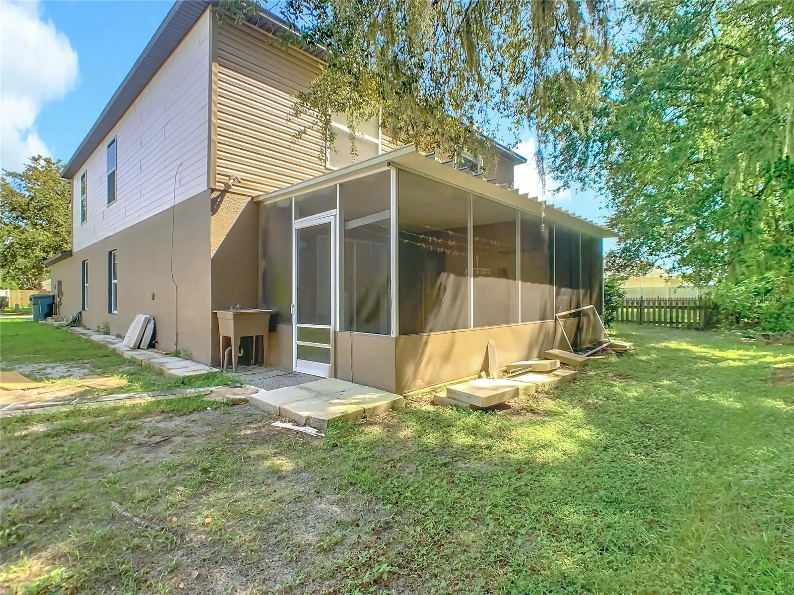 3952 WARBLER DR