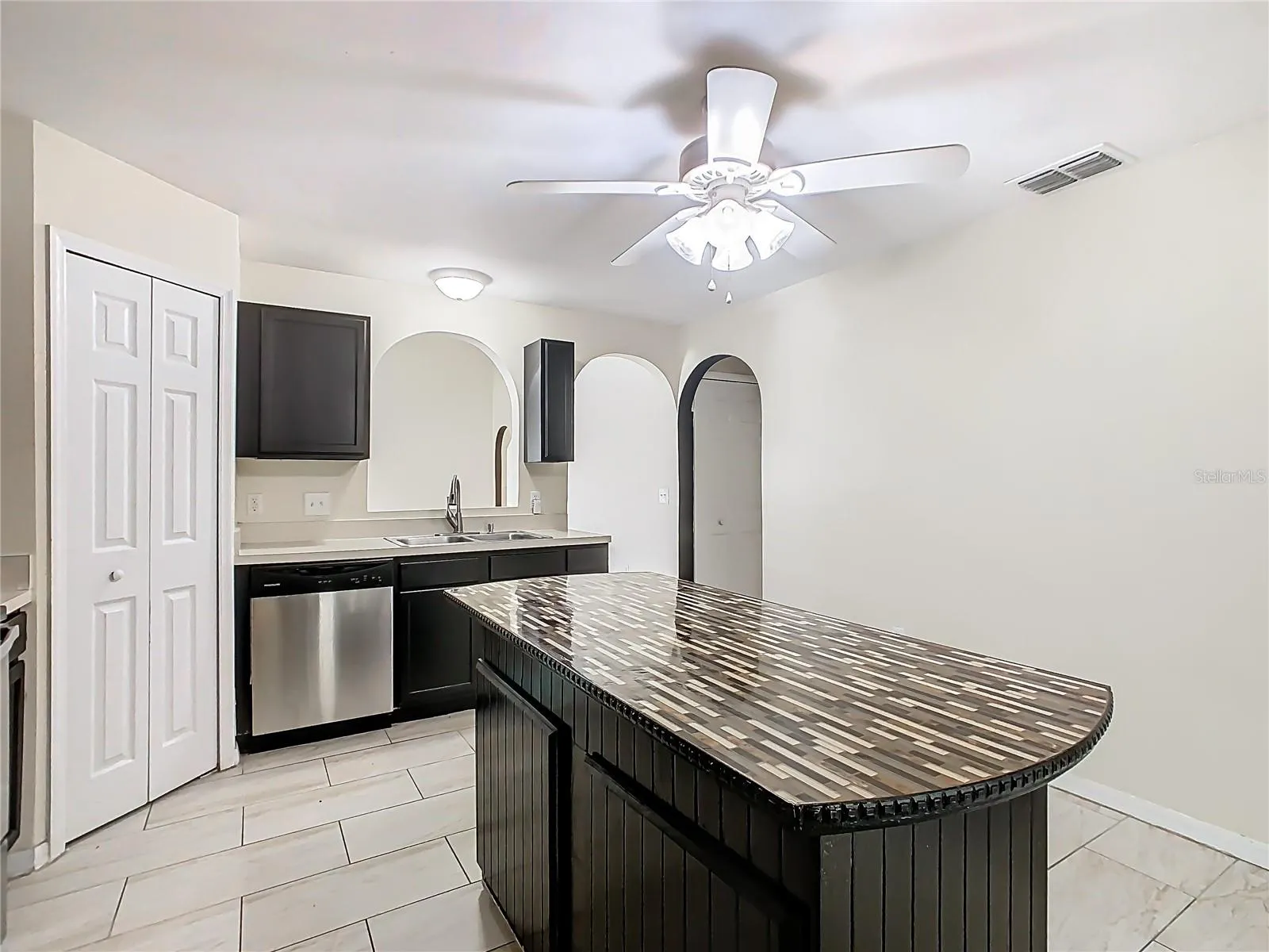 3952 WARBLER DR