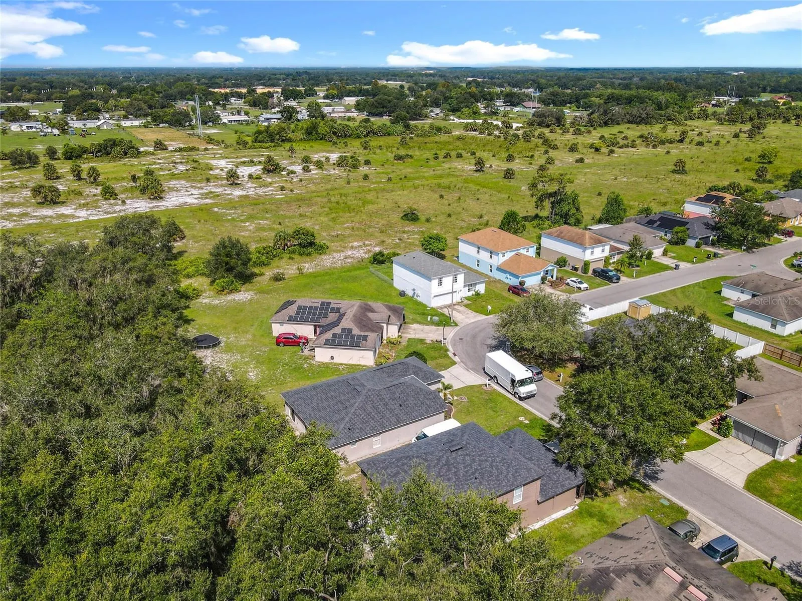 3952 WARBLER DR