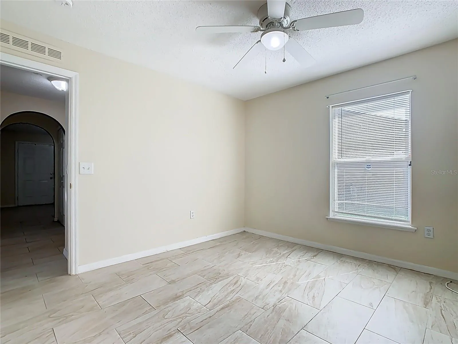 3952 WARBLER DR
