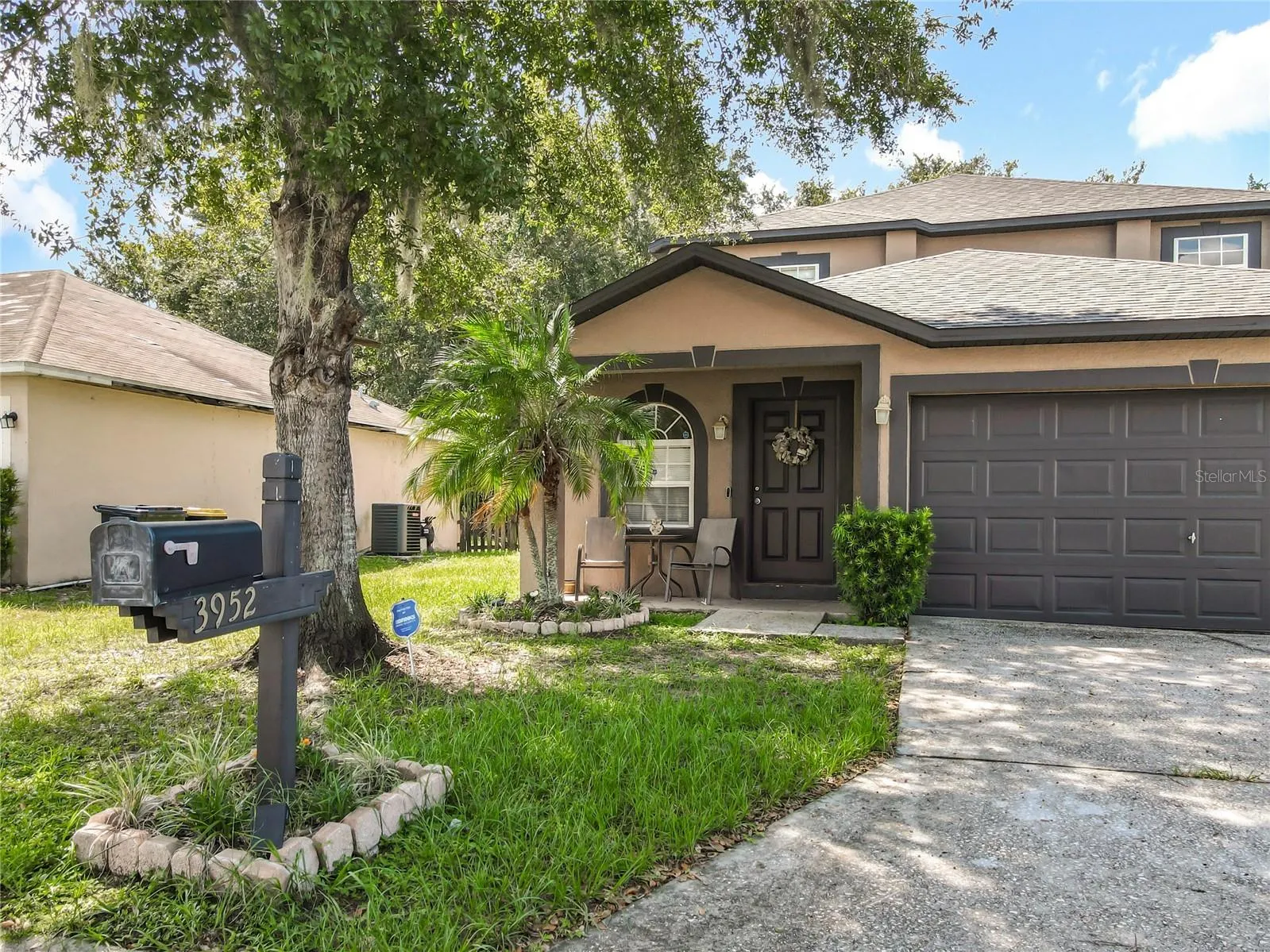 3952 WARBLER DR