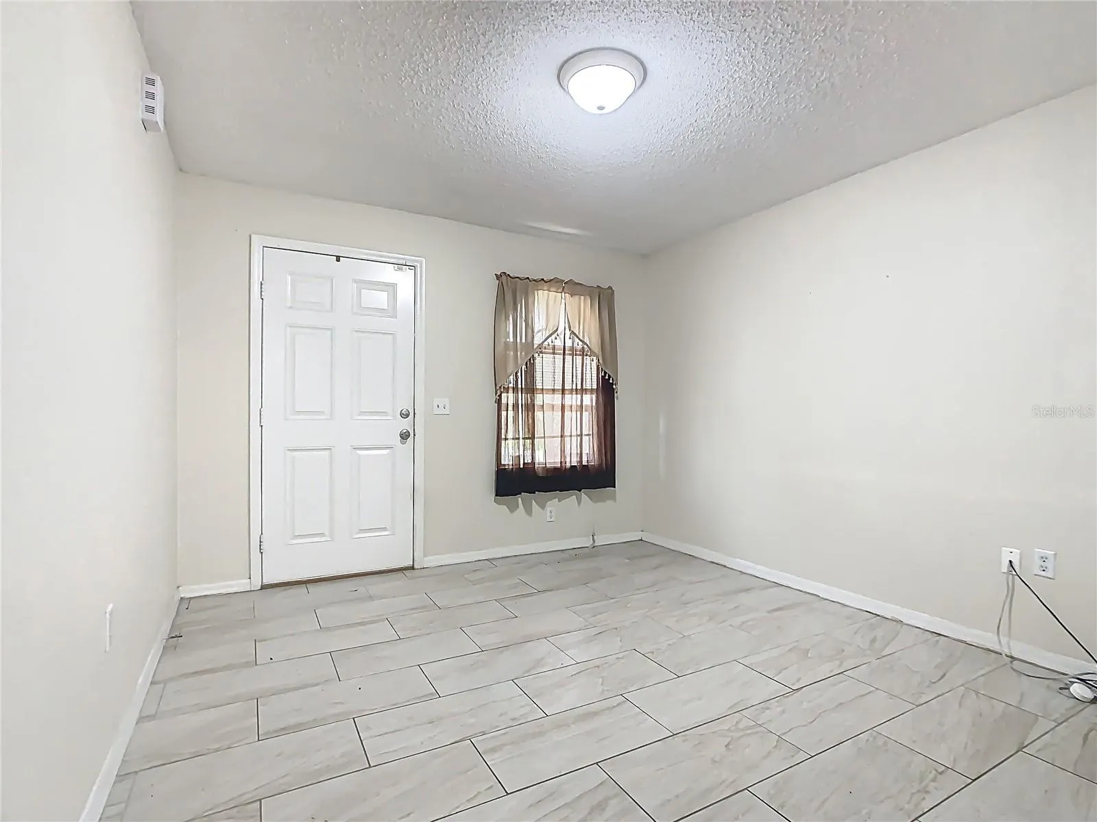 3952 WARBLER DR