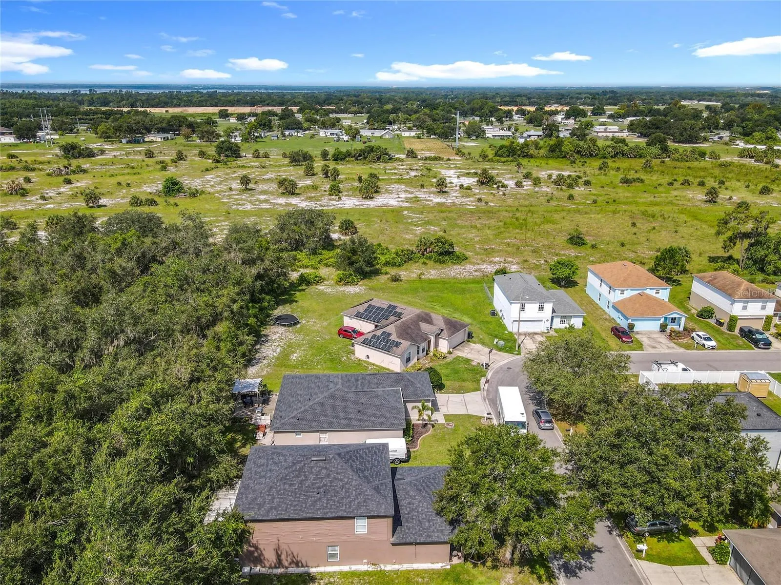 3952 WARBLER DR
