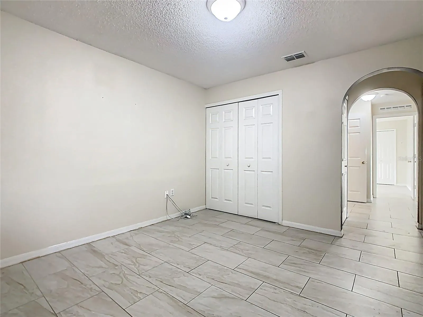 3952 WARBLER DR