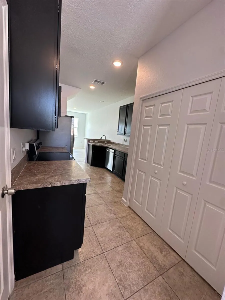 112 HOLLY VILLAGE DR