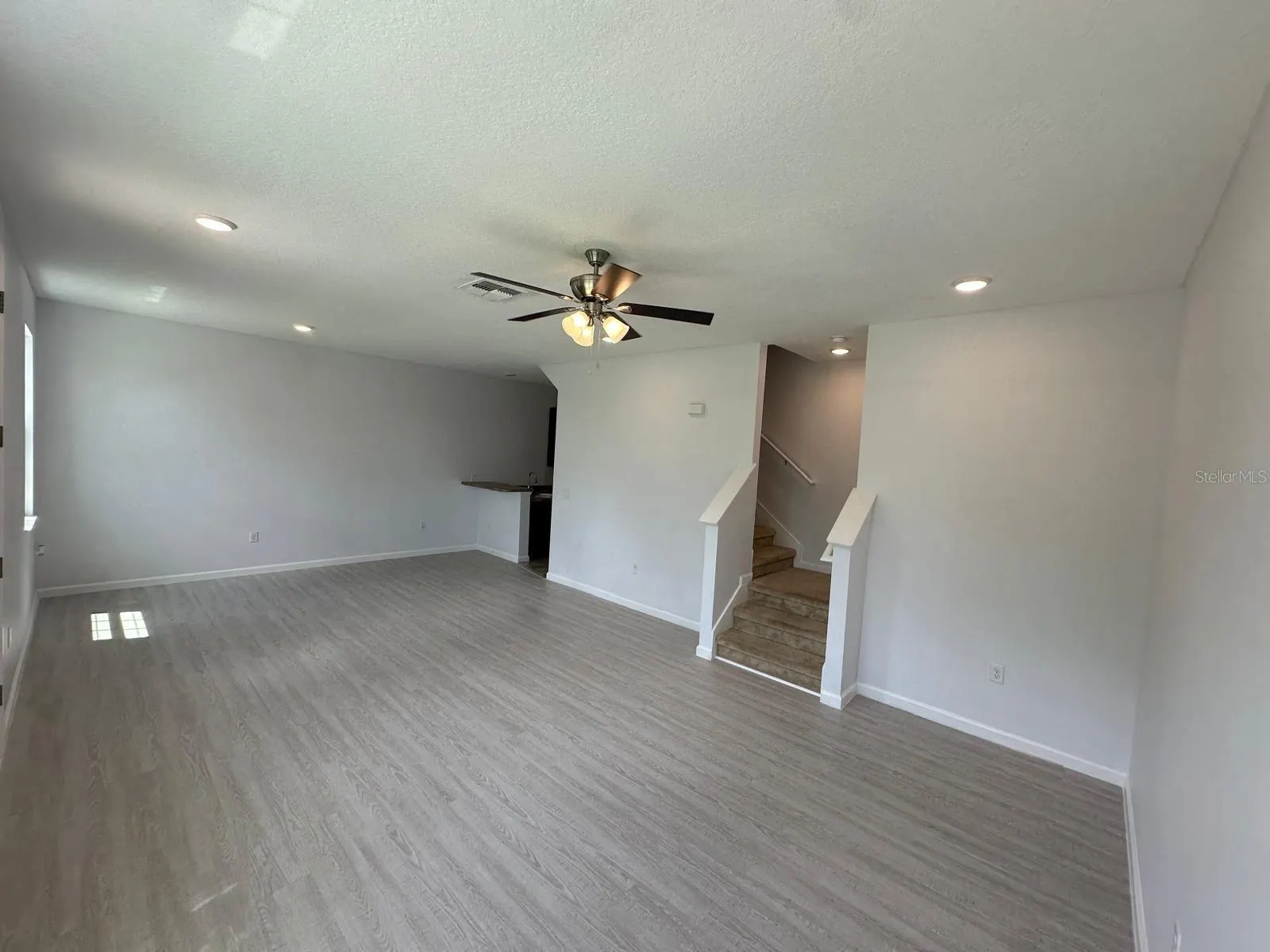 112 HOLLY VILLAGE DR