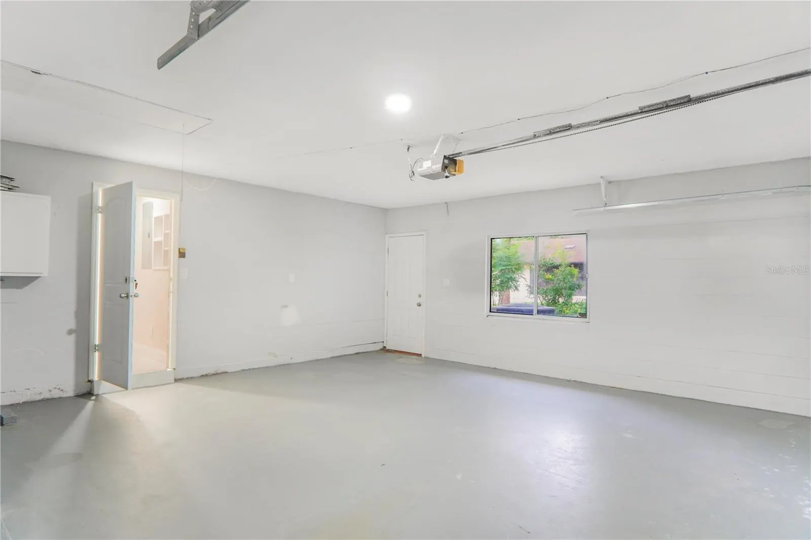 495 HOWARD AVE