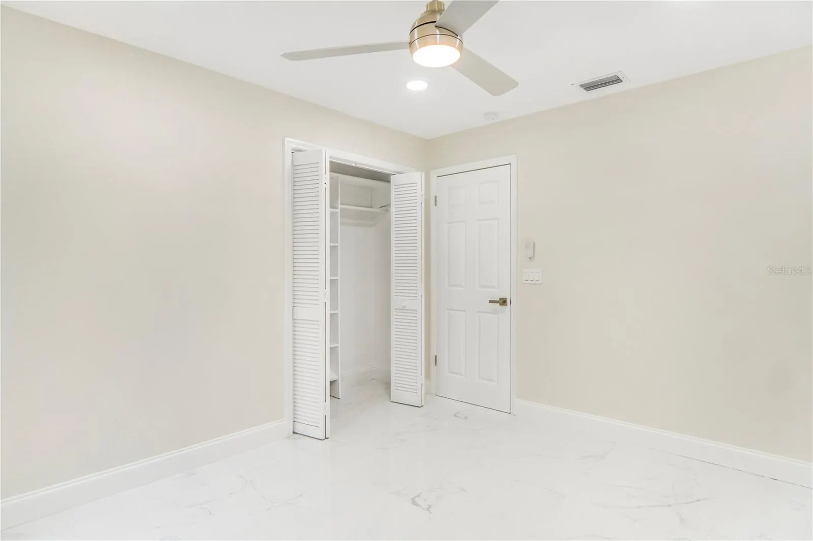 495 HOWARD AVE