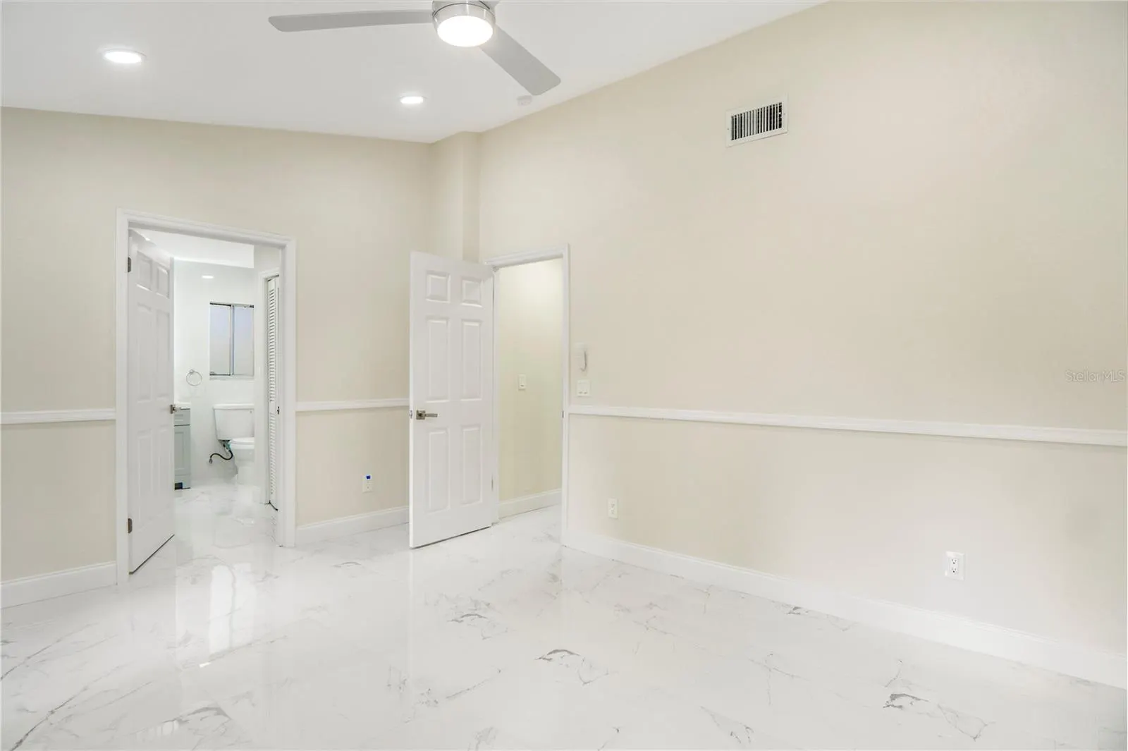 495 HOWARD AVE