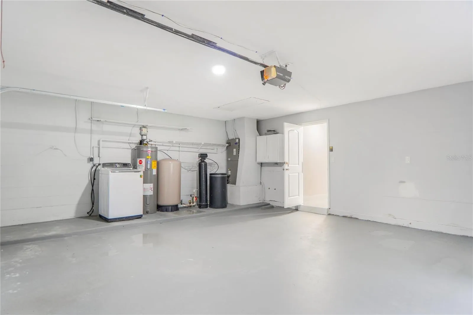 495 HOWARD AVE