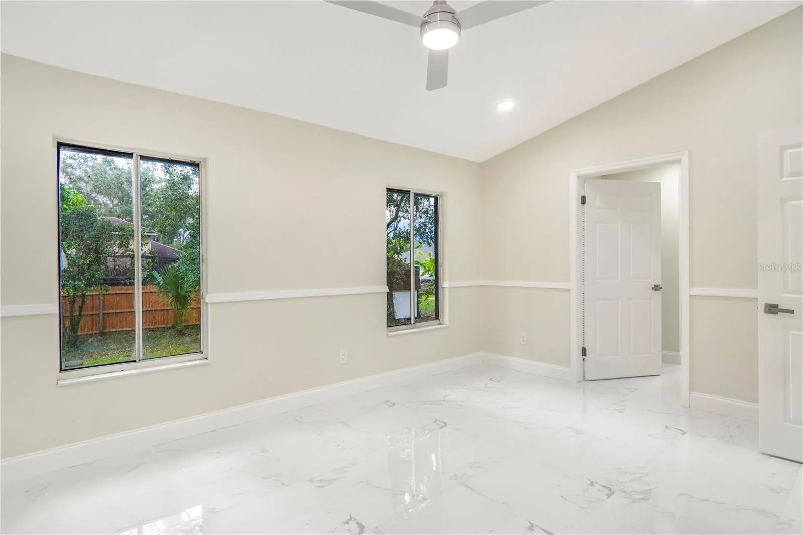 495 HOWARD AVE